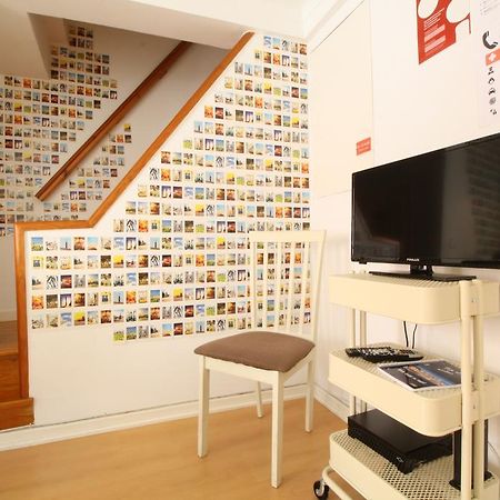 Bairro Alto In A Polaroid - Party In Lisbon Apartment Bagian luar foto