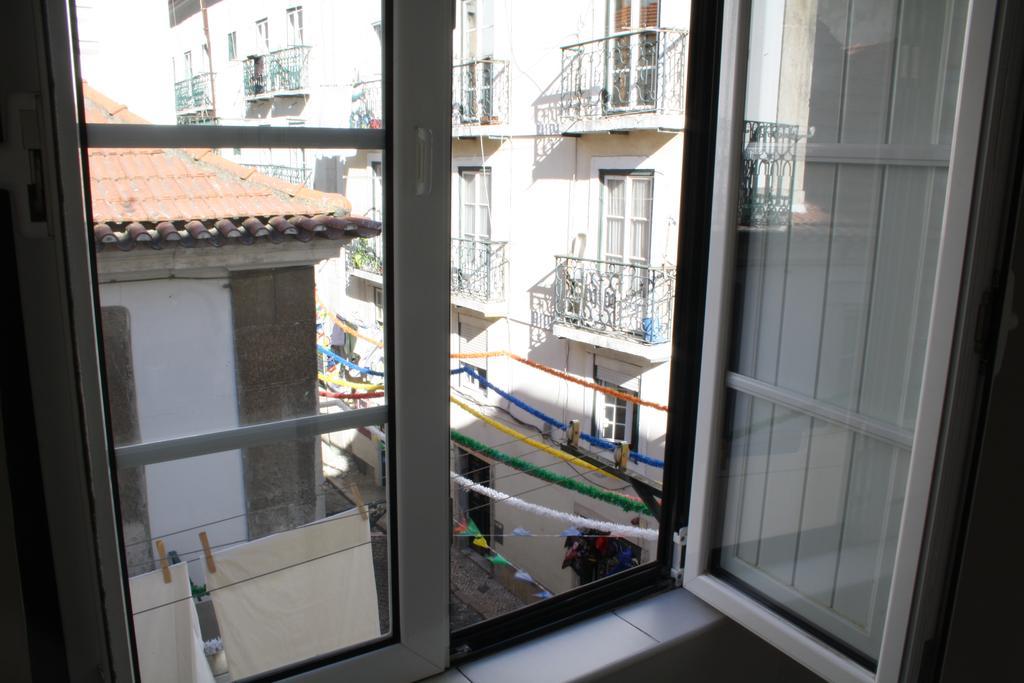 Bairro Alto In A Polaroid - Party In Lisbon Apartment Bagian luar foto