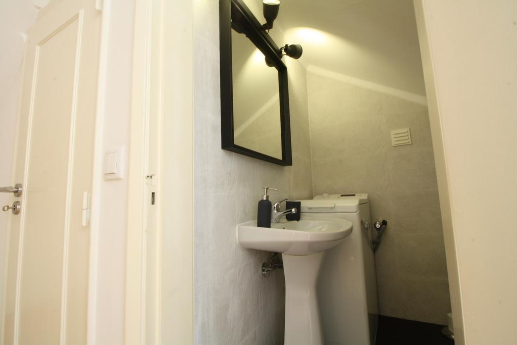 Bairro Alto In A Polaroid - Party In Lisbon Apartment Bagian luar foto