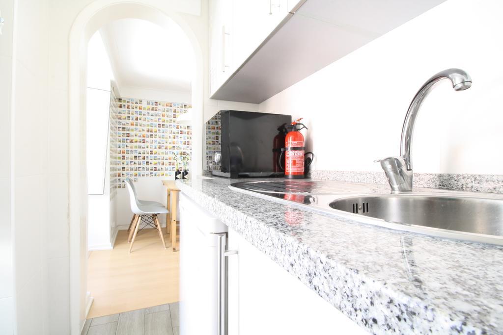 Bairro Alto In A Polaroid - Party In Lisbon Apartment Bagian luar foto