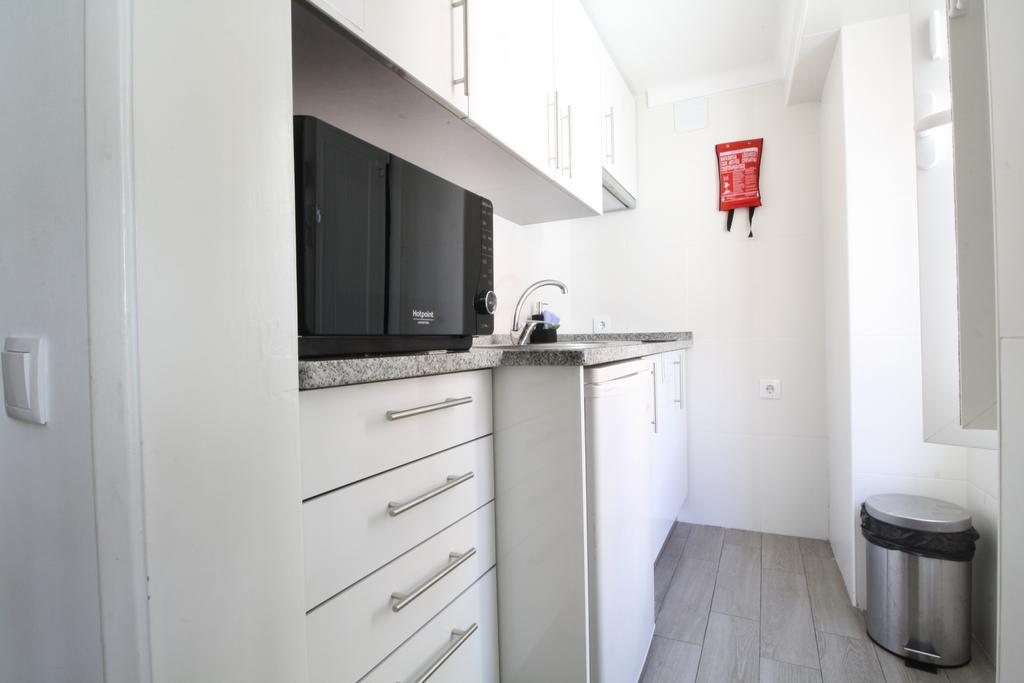 Bairro Alto In A Polaroid - Party In Lisbon Apartment Bagian luar foto